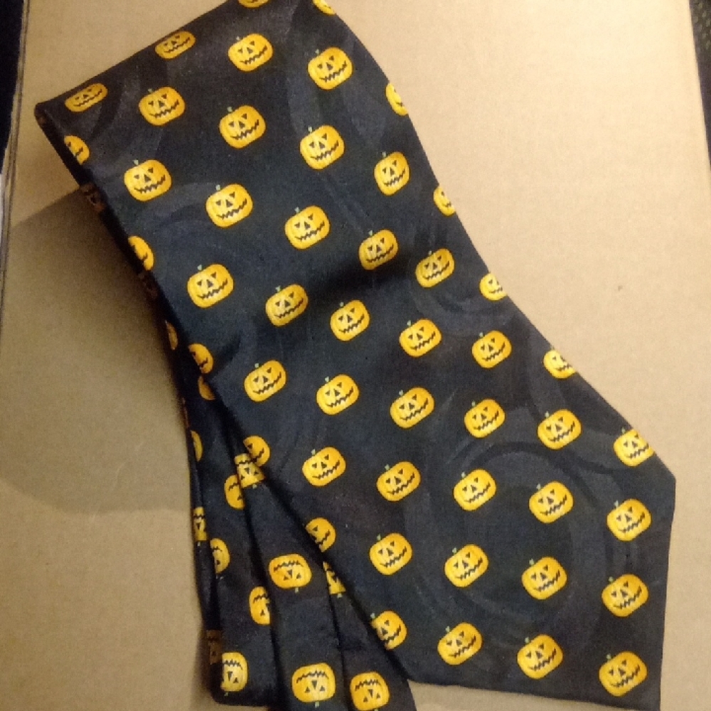 Halloween Pumpkin Patterned Tie